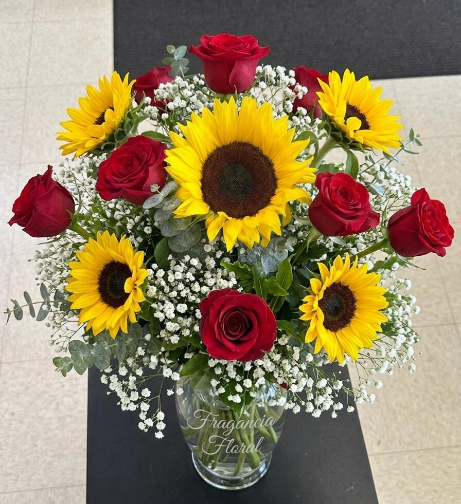 Rosas y mini girasoles